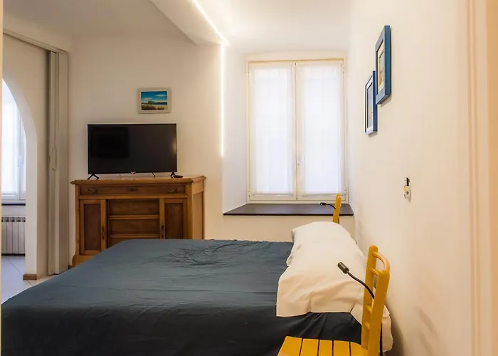 Free Parking - Centro Citta Via Caffaro